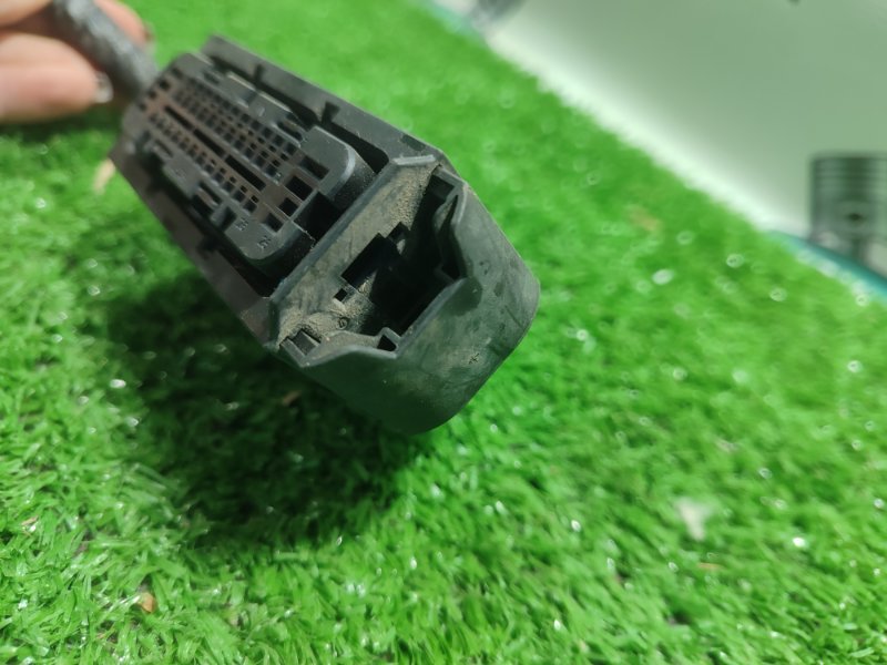 Фишка АБС BMW X3 2007 E83