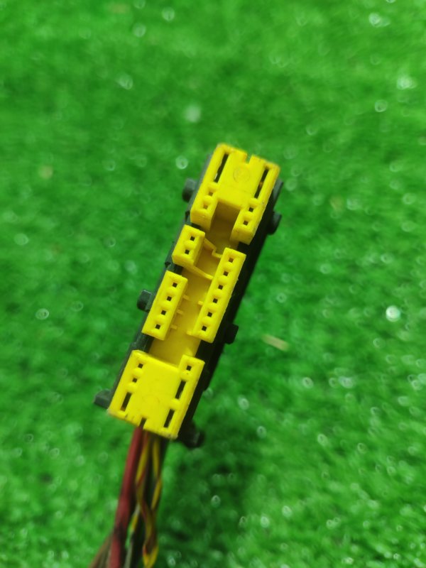 Фишка разъем BMW X3 2007 E83