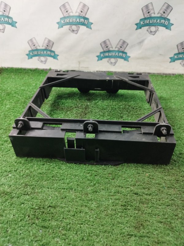 Рамка радиатора Mercedes-Benz G-Class 2013 W463