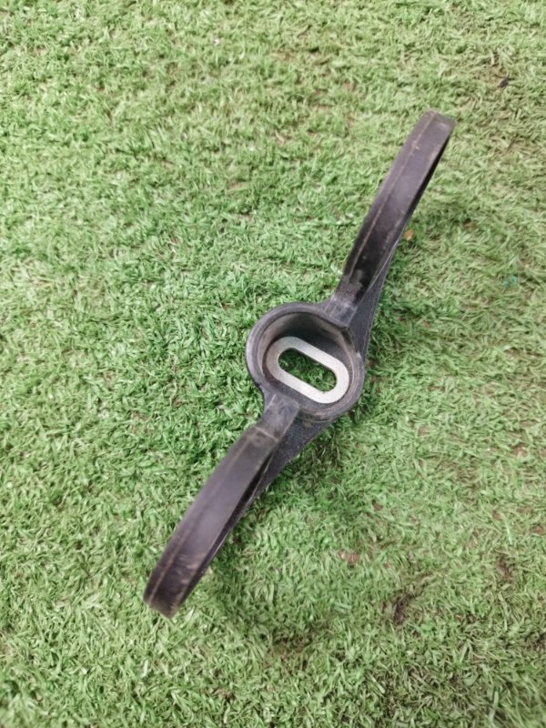 Крепление радиатора BMW 5