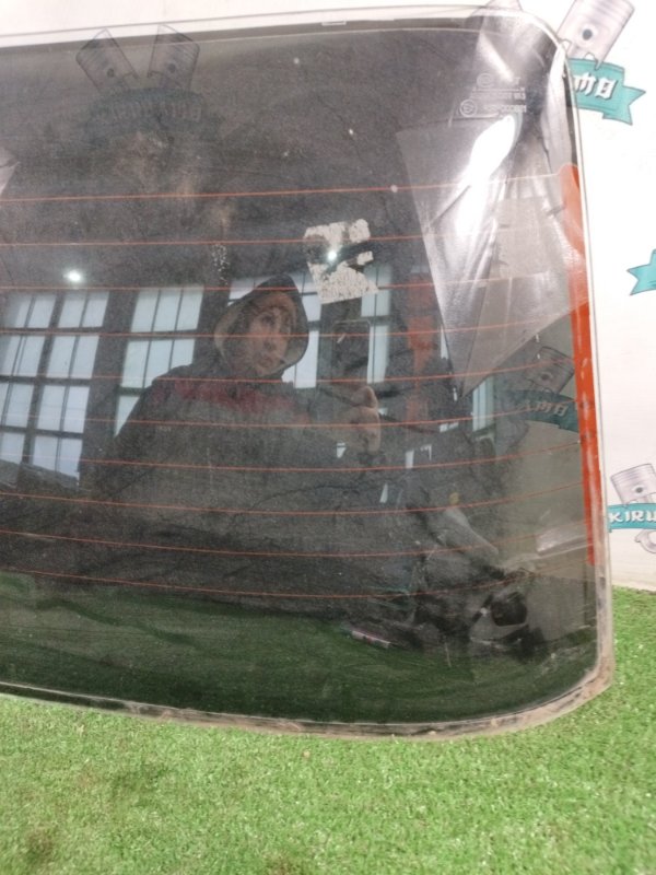 Стекло заднее лада 2105 21053