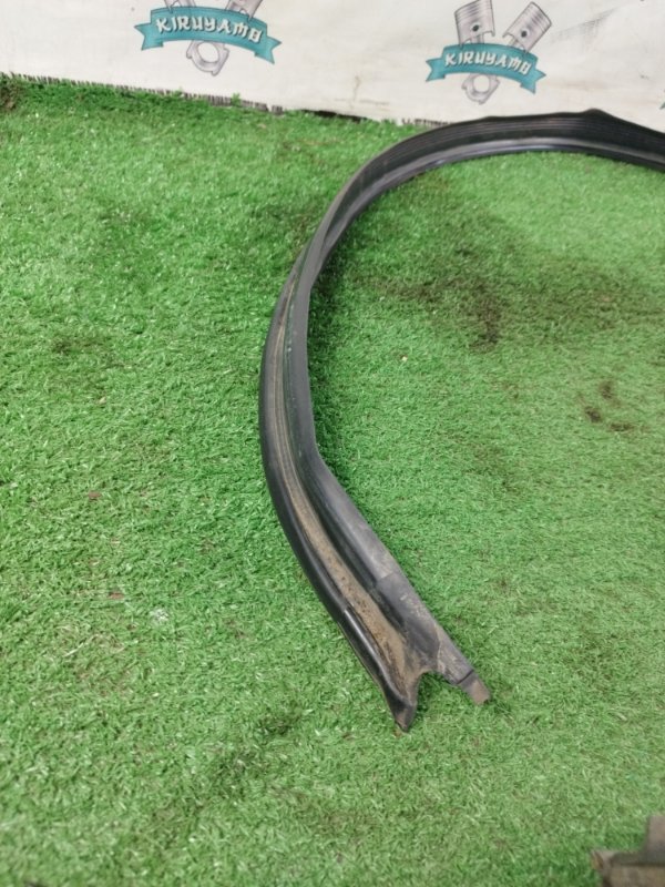 Уплотнитель жабо лада калина 2007 11193