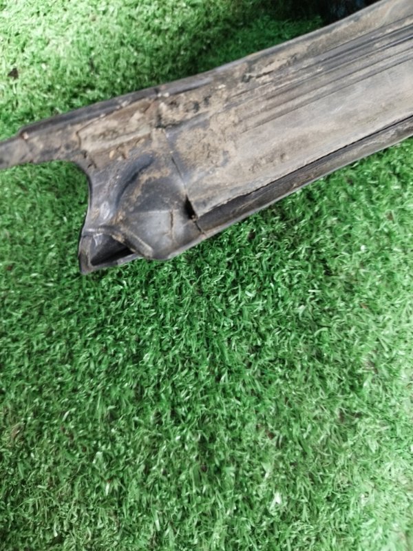 Уплотнитель жабо лада калина 2007 11193