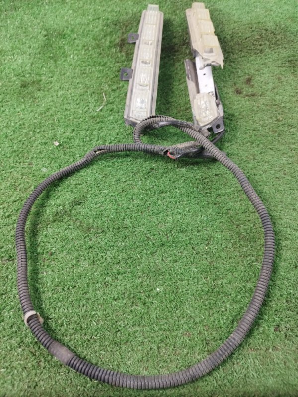 Фара противотуманная Mercedes-Benz G-Class 2013 W463