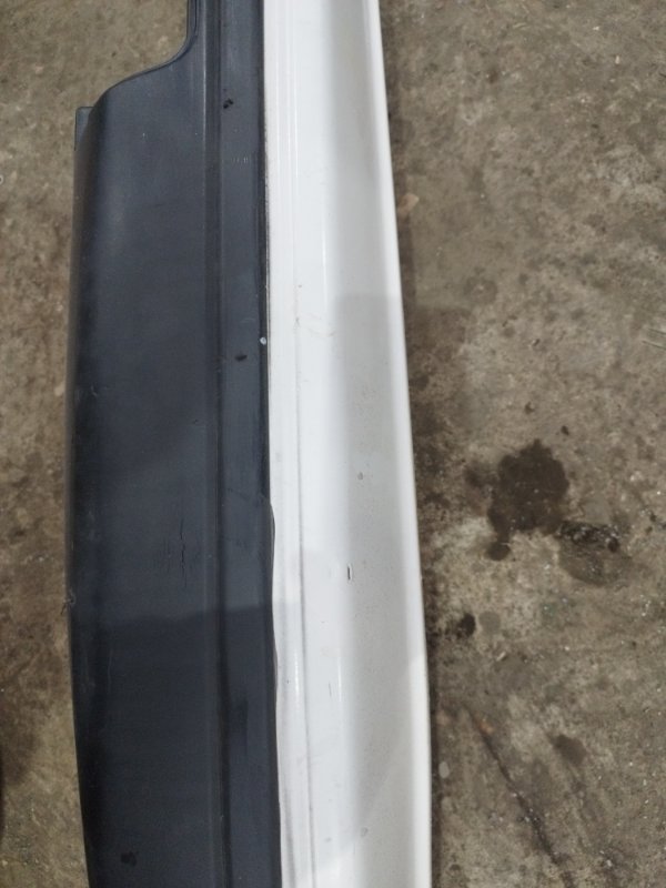 Бампер Toyota Carina 1989 st170