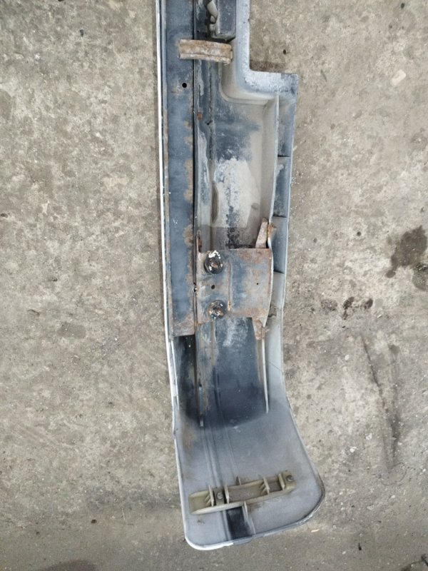 Бампер Toyota Carina 1989 st170