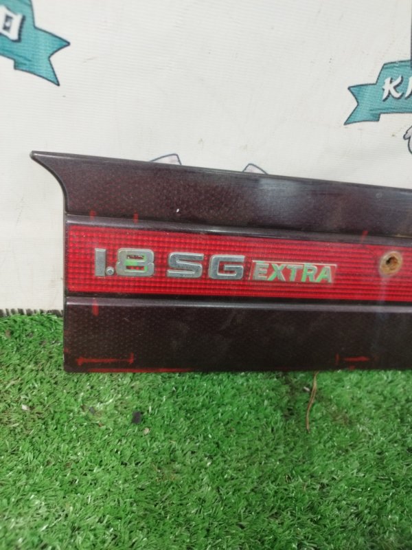 Накладка крышки багажника Toyota Carina 1989 st170