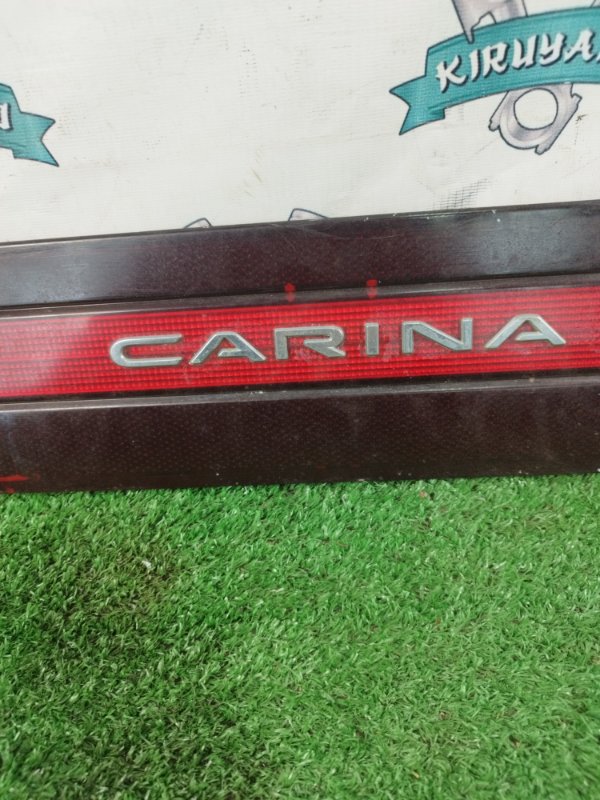 Накладка крышки багажника Toyota Carina 1989 st170