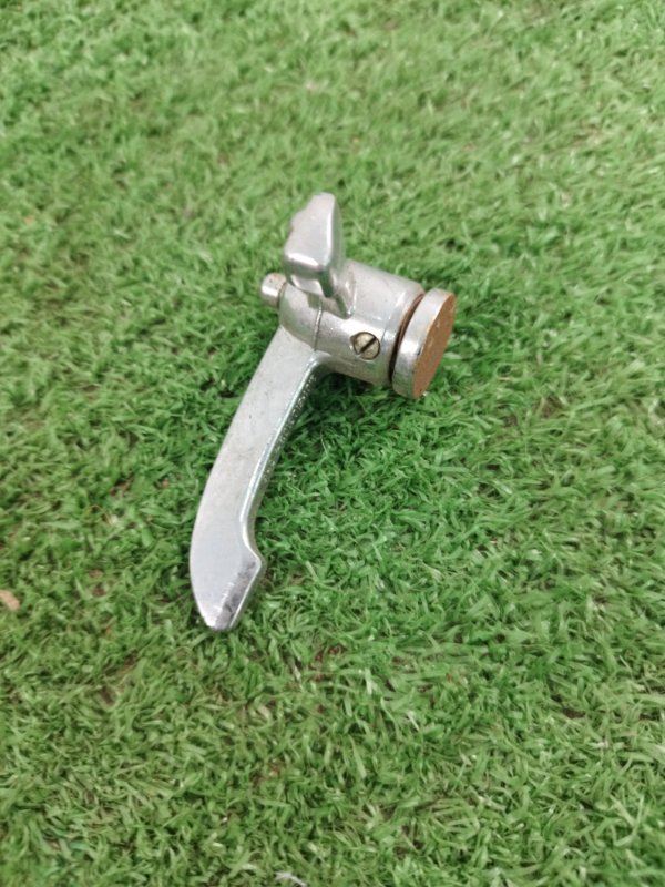 Замок форточки лада 2105 21053