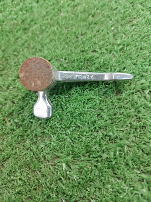 Замок форточки лада 2105 21053