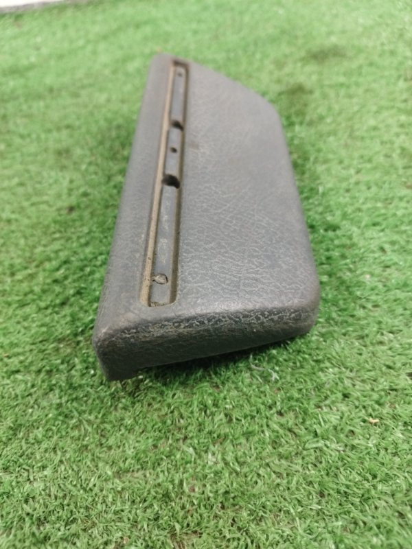 Заглушка в руль лада 21102 2002