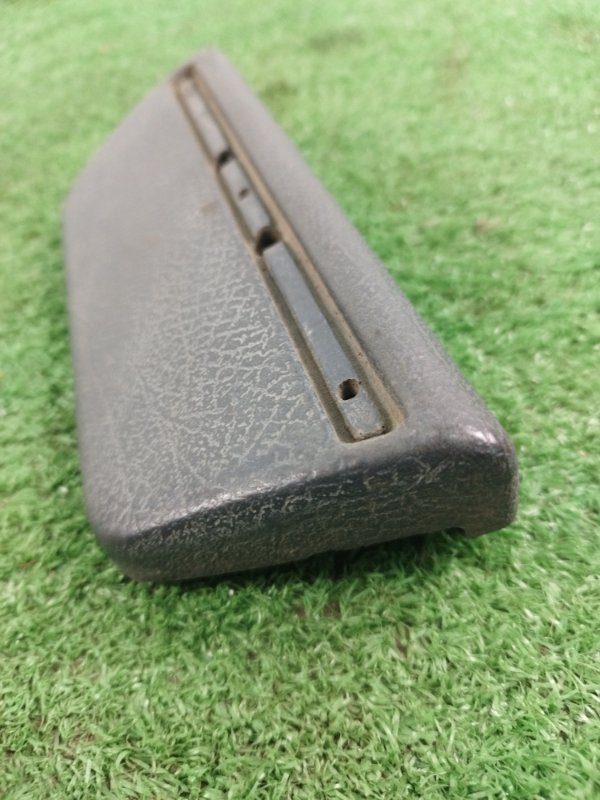 Заглушка в руль лада 21102 2002