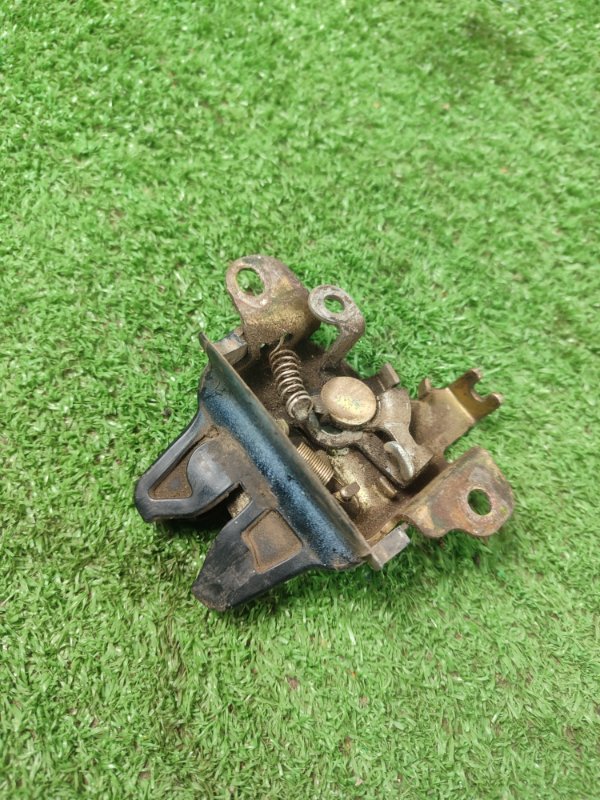 Замок багажника Toyota Carina 1989 st170