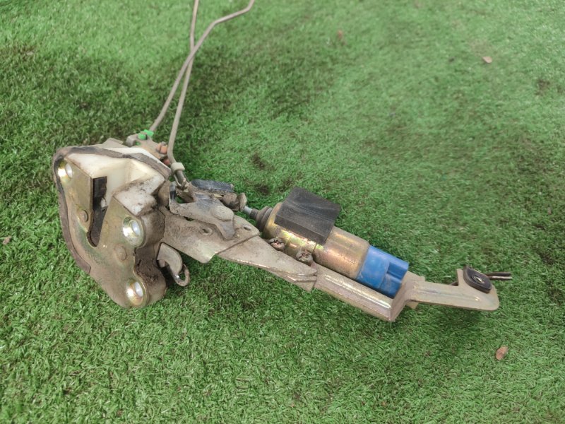 Замок боковой двери Toyota Carina 1989 st170