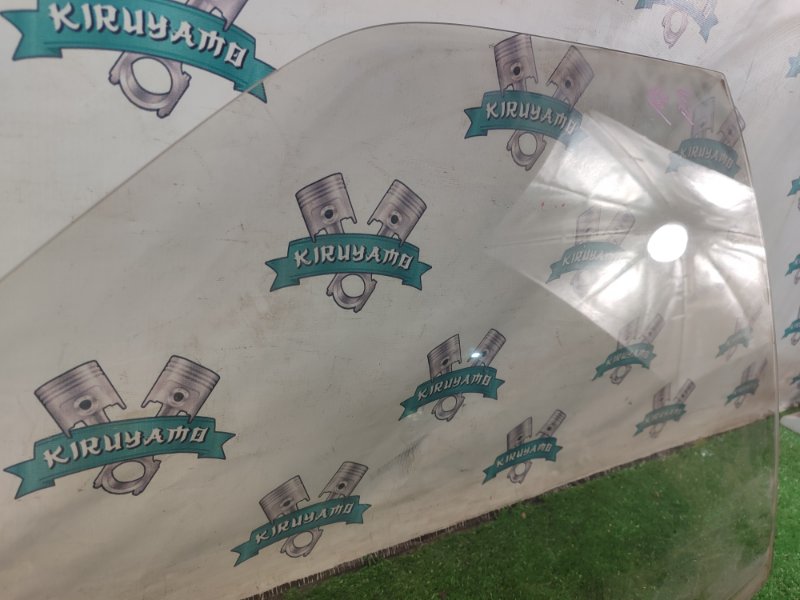 Стекло двери Toyota Carina 1989 st170