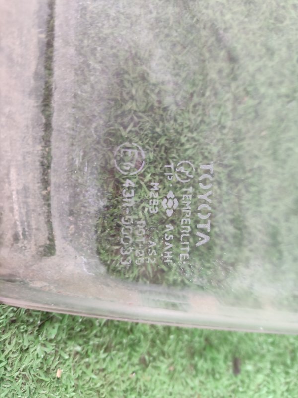 Стекло двери Toyota Carina 1989 st170