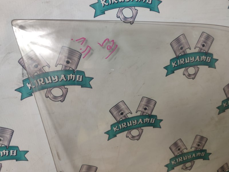 Стекло двери Toyota Carina 1989 st170