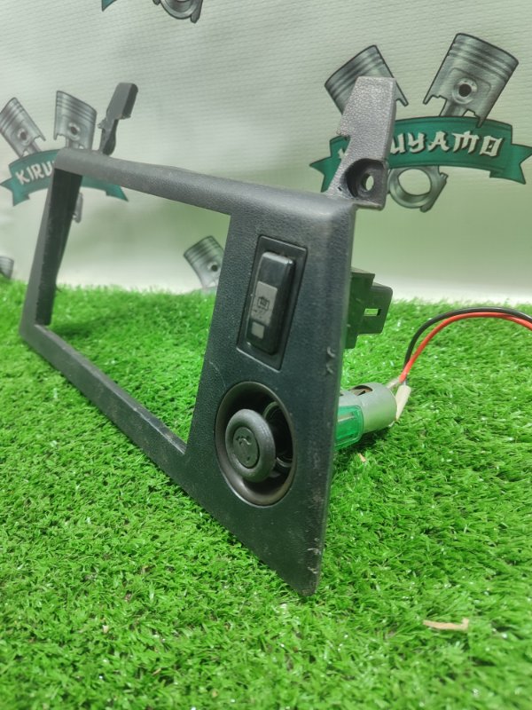 Рамка магнитолы Toyota Carina 1989 st170