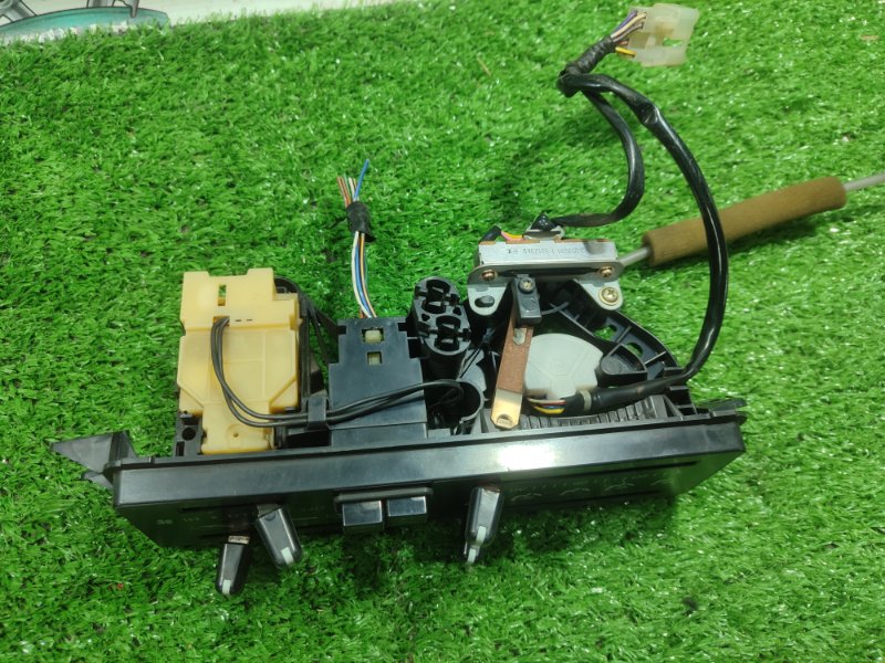 Блок управления климат-контролем Toyota Carina 1989 st170