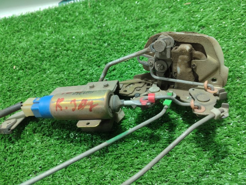 Замок боковой двери Toyota Carina 1989 st170