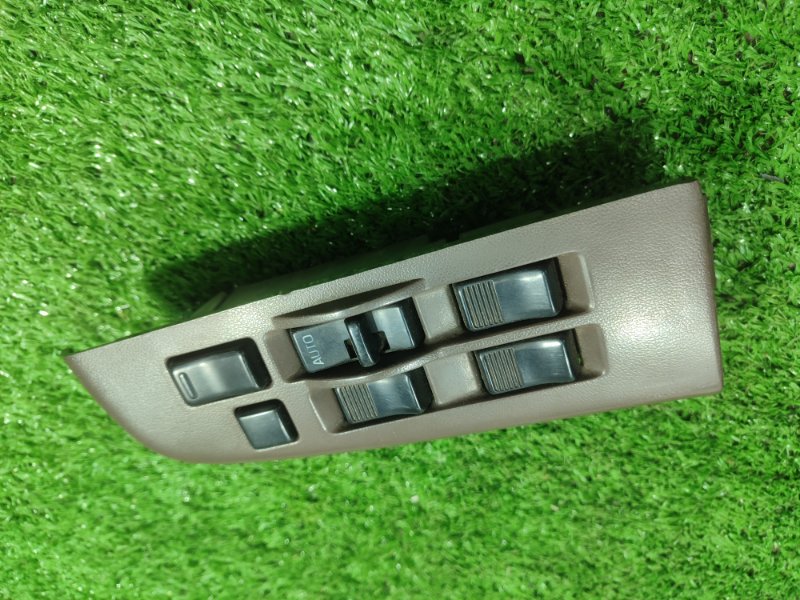 Блок управления стеклоподъемниками Toyota Carina 1989 st170