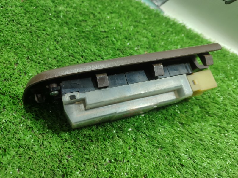 Блок управления стеклоподъемниками Toyota Carina 1989 st170