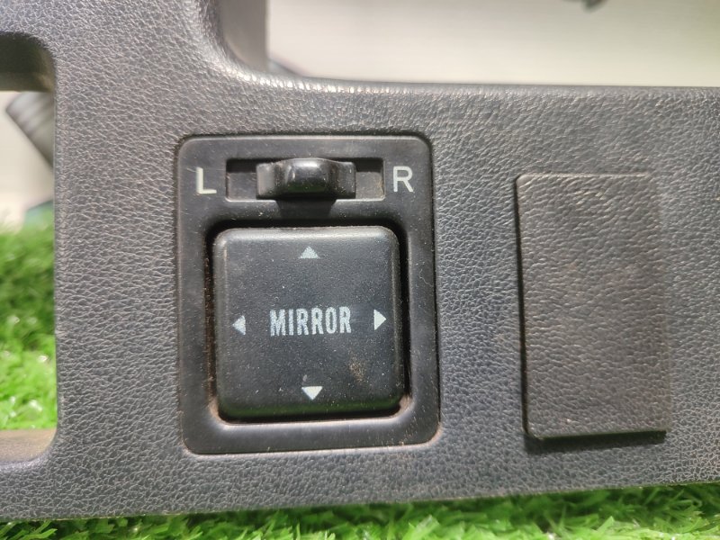 Накладка на торпедо Toyota Carina 1989 st170