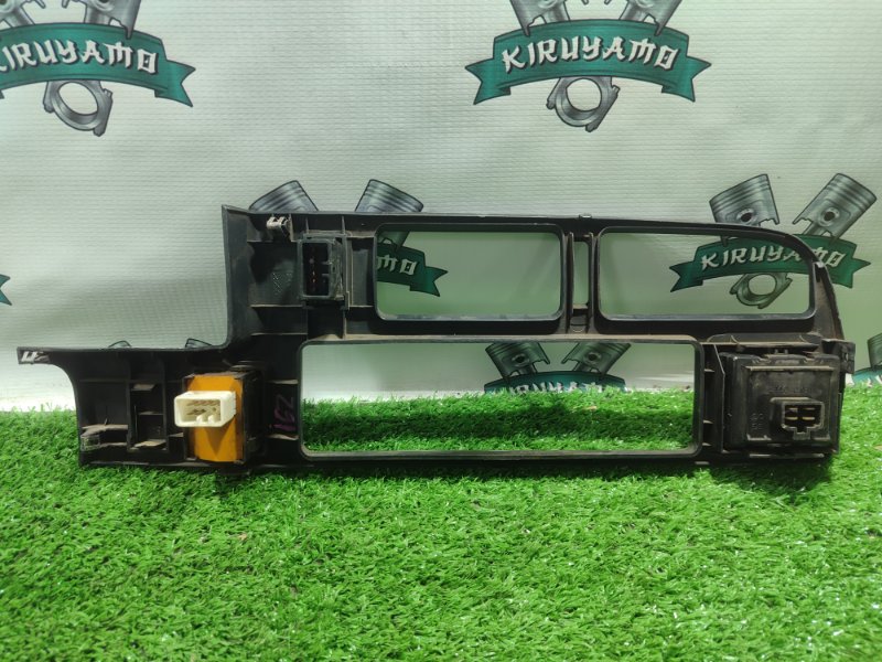 Накладка на торпедо Toyota Carina 1989 st170