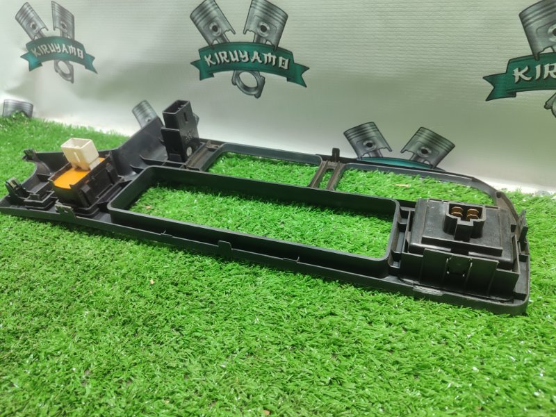 Накладка на торпедо Toyota Carina 1989 st170