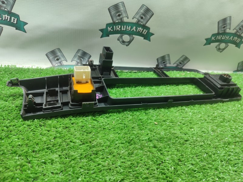 Накладка на торпедо Toyota Carina 1989 st170