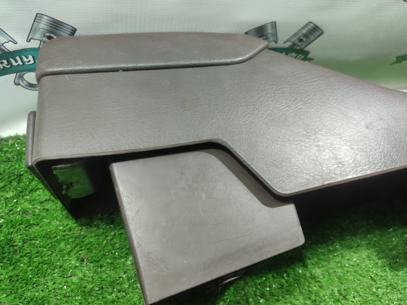 Консоль между сидений Toyota Carina 1989 st170