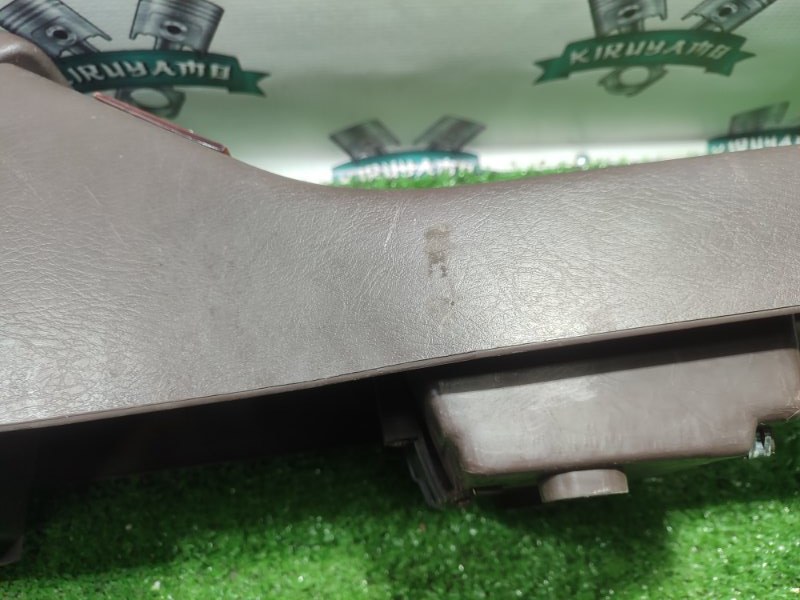 Консоль между сидений Toyota Carina 1989 st170