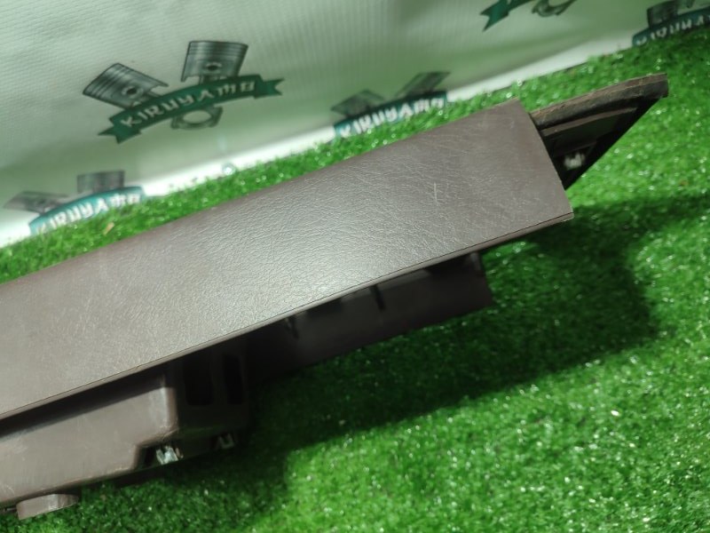 Консоль между сидений Toyota Carina 1989 st170