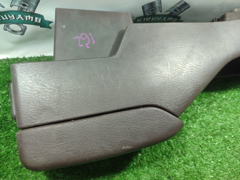 Консоль между сидений Toyota Carina 1989 st170