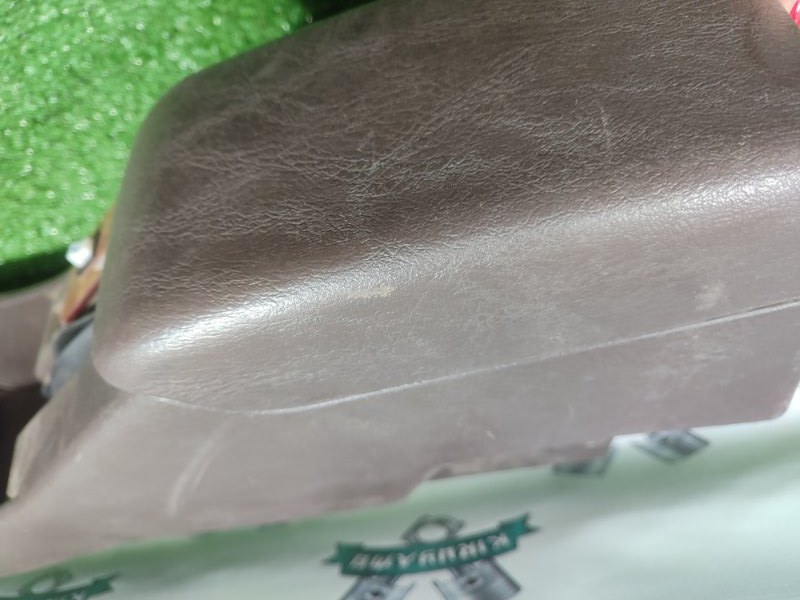 Консоль между сидений Toyota Carina 1989 st170