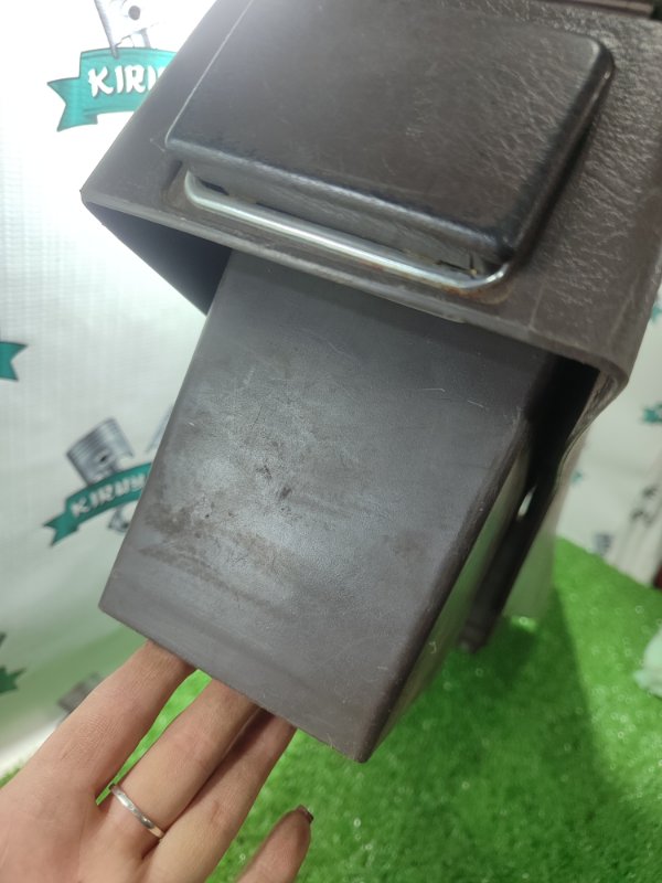 Консоль между сидений Toyota Carina 1989 st170