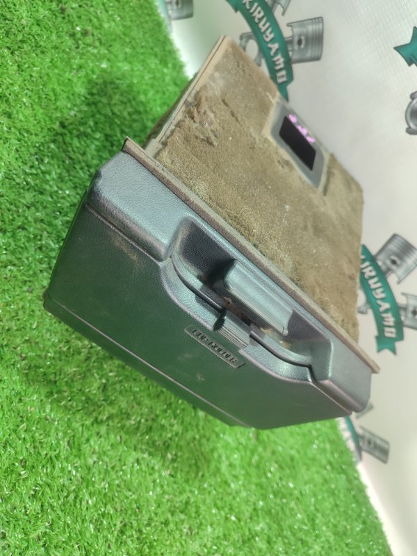 Подстаканник Toyota Carina 1989 st170