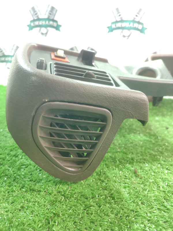 Накладка на торпедо Toyota Carina 1989 st170