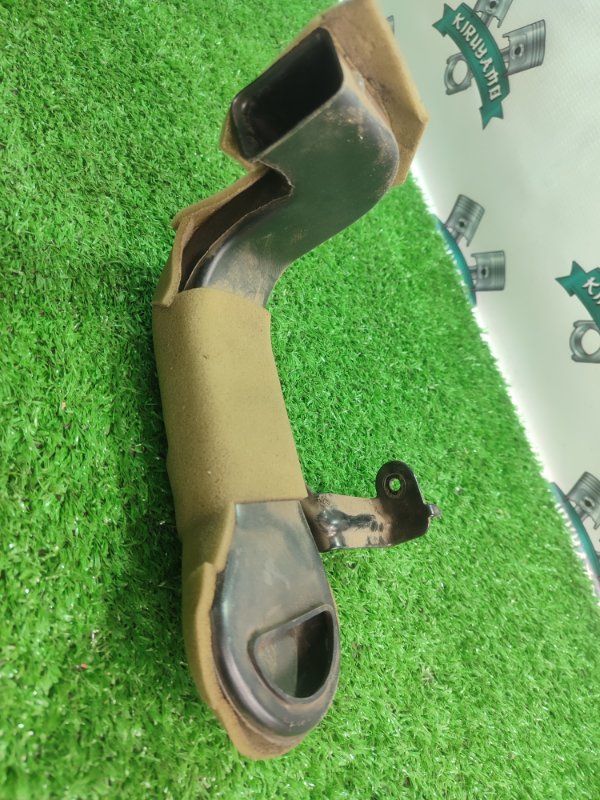 Воздуховод салона Toyota Carina 1989 st170