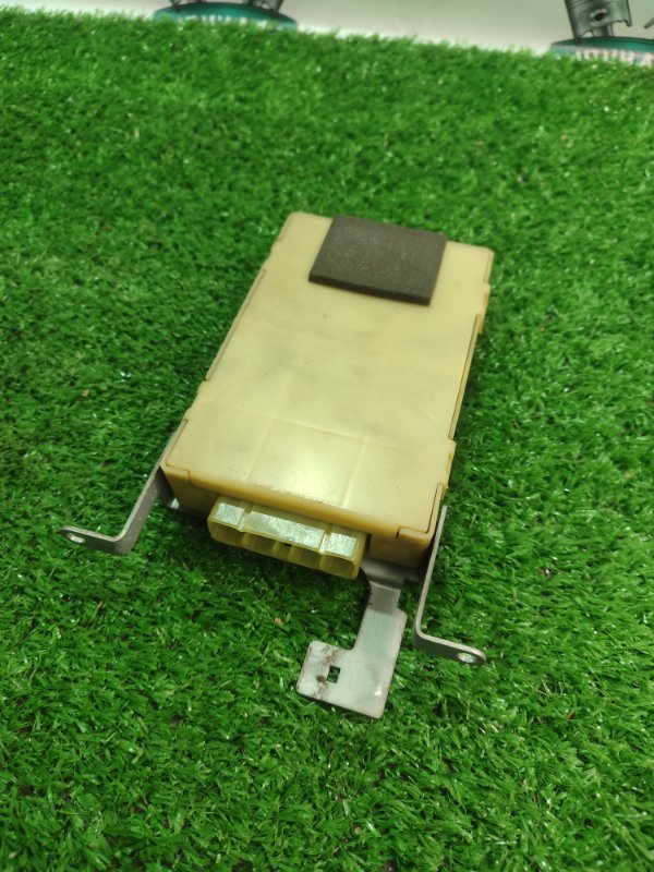 Блок управления климат-контролем Toyota Carina 1989 st170