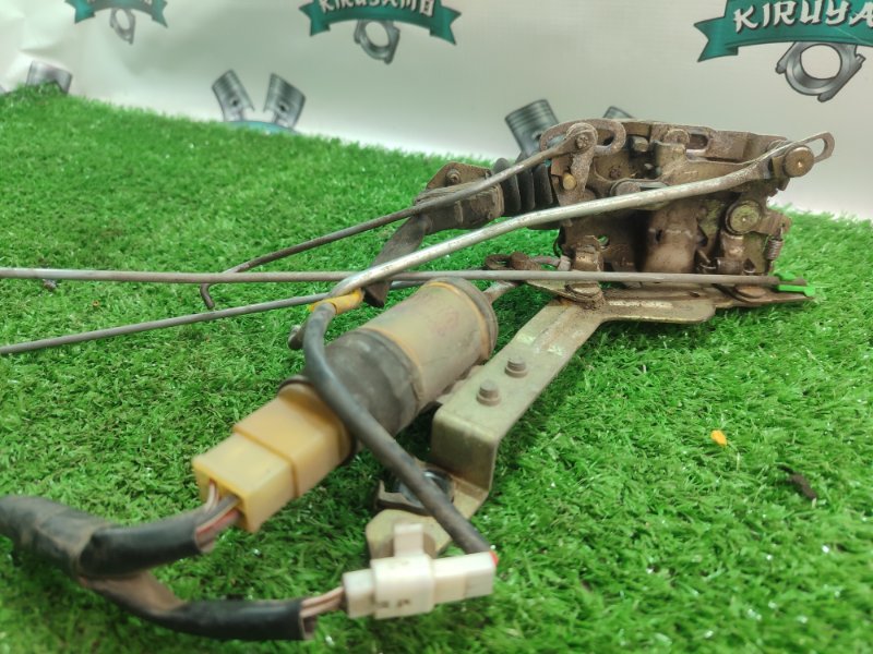 Замок боковой двери Toyota Carina 1989 st170