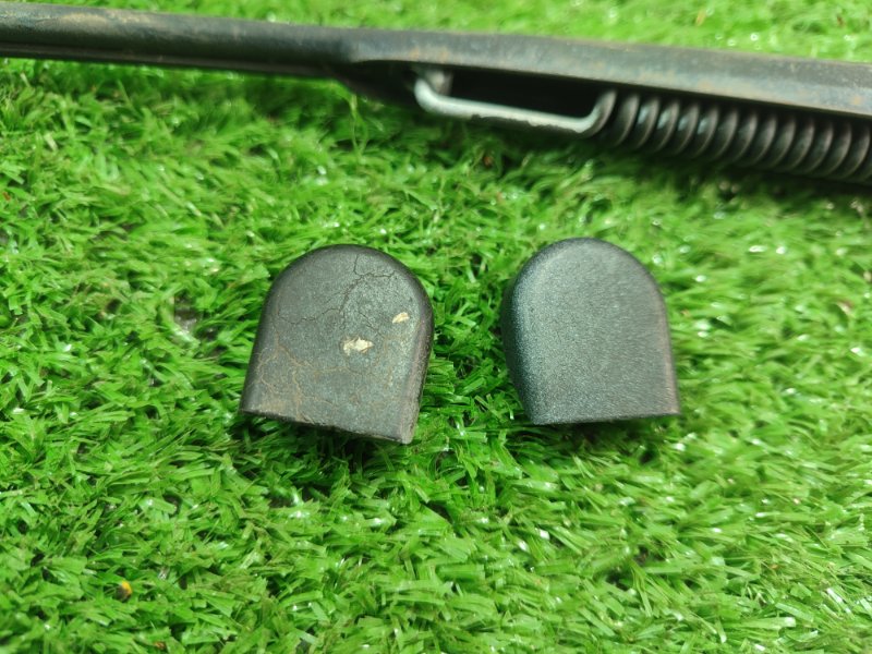 Щёткодержатель поводок Toyota Carina 1989 st170