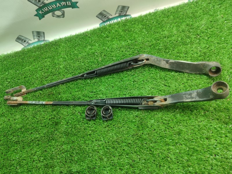 Щёткодержатель поводок Toyota Carina 1989 st170