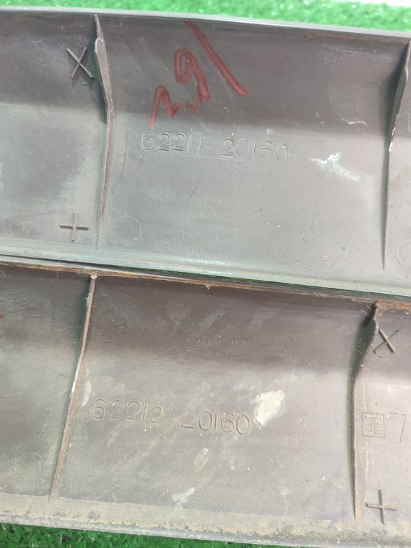 Накладка стойки лобового стекла Toyota Carina 1989 st170