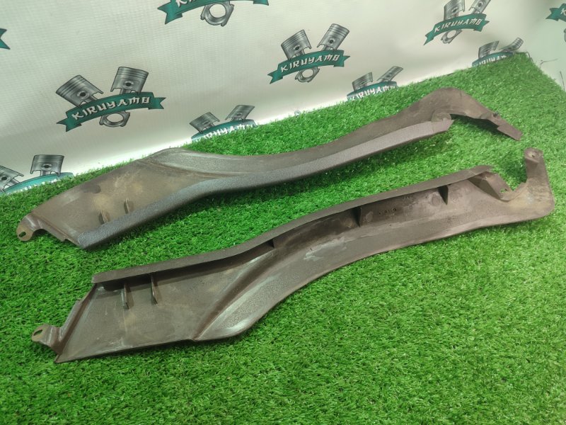 Обшивка стойки задней Toyota Carina 1989 st170