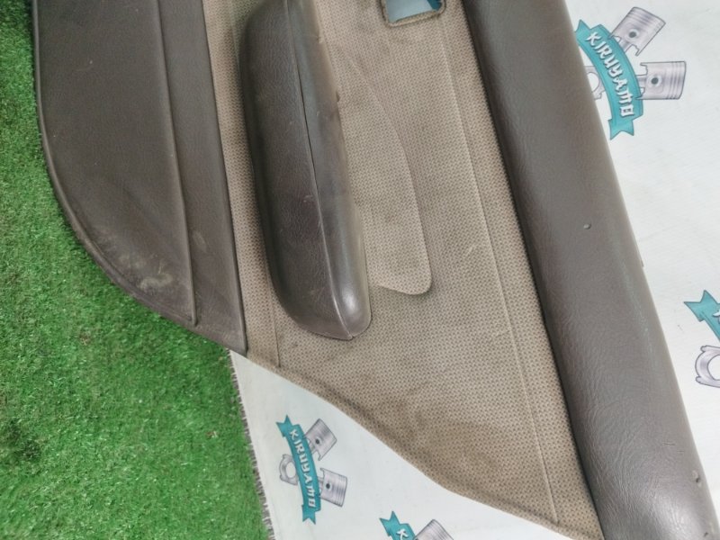 Обшивка боковой двери Toyota Carina 1989 st170