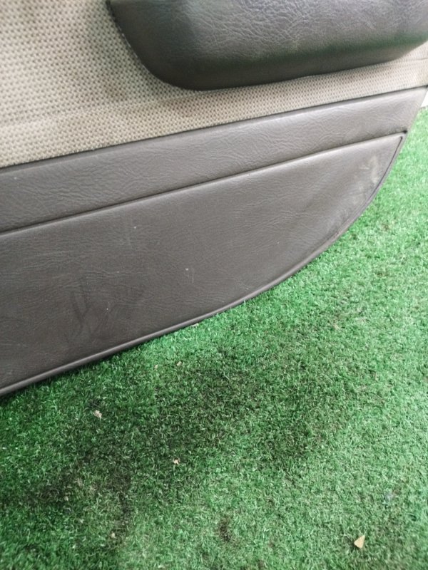 Обшивка боковой двери Toyota Carina 1989 st170