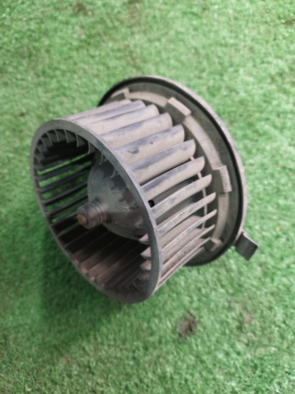 Мотор печки Volkswagen Golf 2