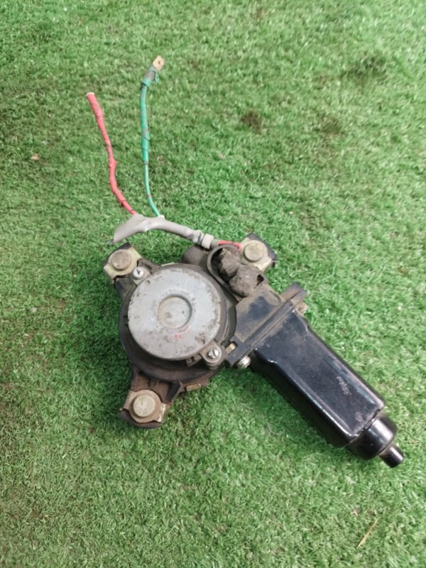 Мотор стеклоподъемника Toyota vista