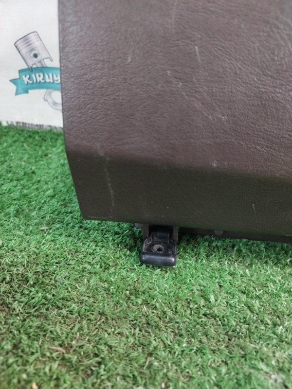 Бардачок Toyota Carina 1989 st170